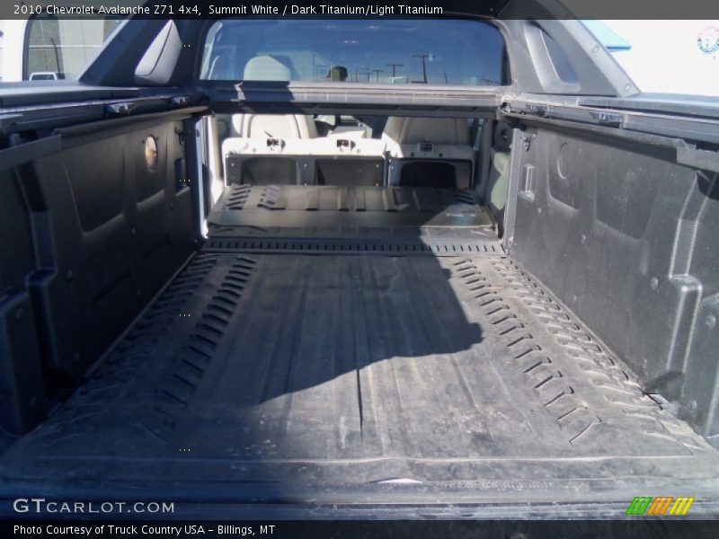 Summit White / Dark Titanium/Light Titanium 2010 Chevrolet Avalanche Z71 4x4