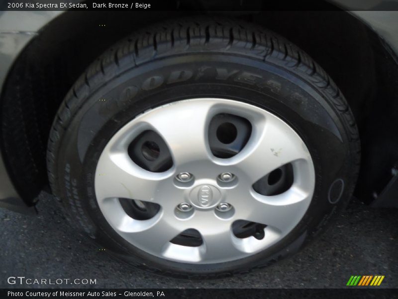 Dark Bronze / Beige 2006 Kia Spectra EX Sedan