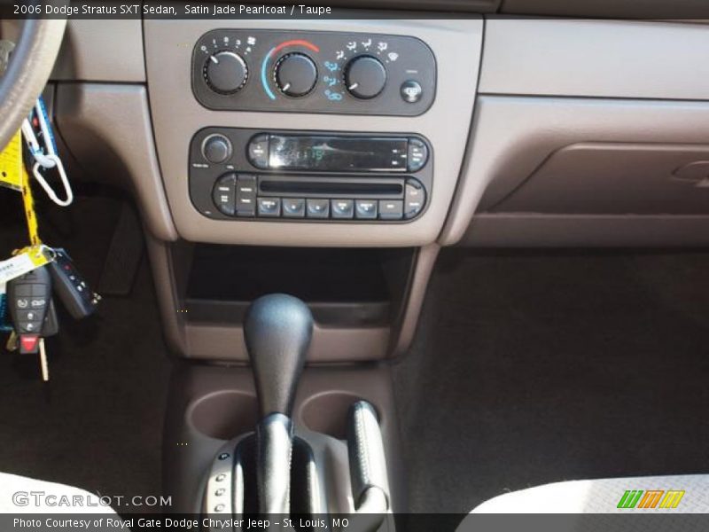 Satin Jade Pearlcoat / Taupe 2006 Dodge Stratus SXT Sedan