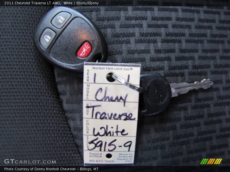White / Ebony/Ebony 2011 Chevrolet Traverse LT AWD