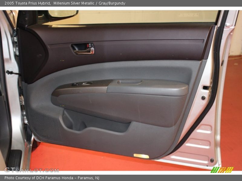Millenium Silver Metallic / Gray/Burgundy 2005 Toyota Prius Hybrid