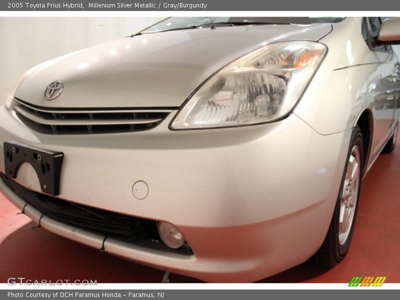 Millenium Silver Metallic / Gray/Burgundy 2005 Toyota Prius Hybrid