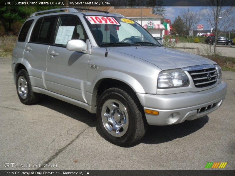 Silky Silver Metallic / Gray 2005 Suzuki Grand Vitara LX 4WD