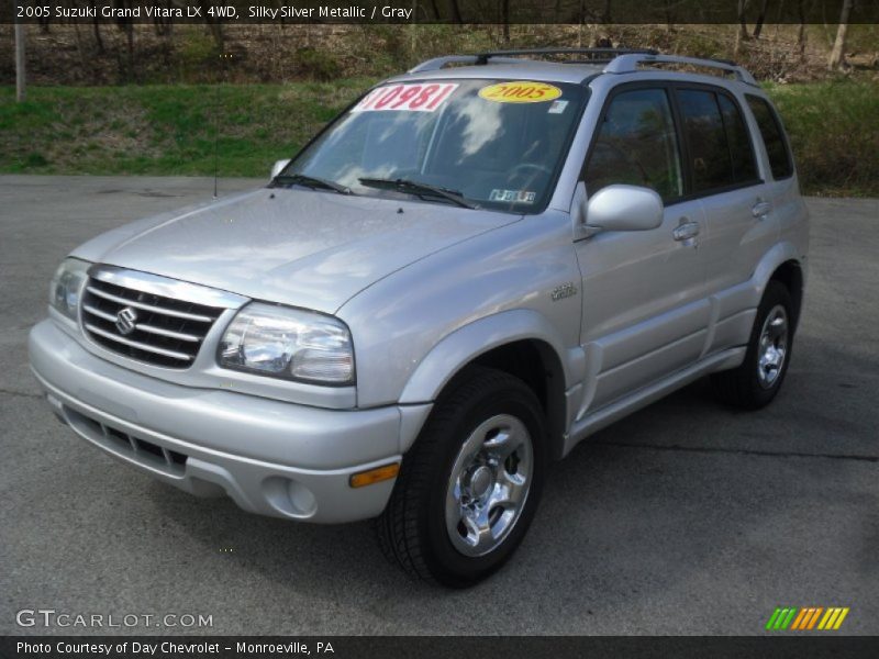 Silky Silver Metallic / Gray 2005 Suzuki Grand Vitara LX 4WD
