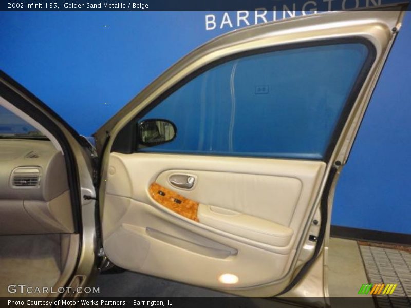 Golden Sand Metallic / Beige 2002 Infiniti I 35