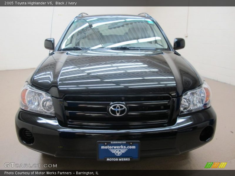 Black / Ivory 2005 Toyota Highlander V6