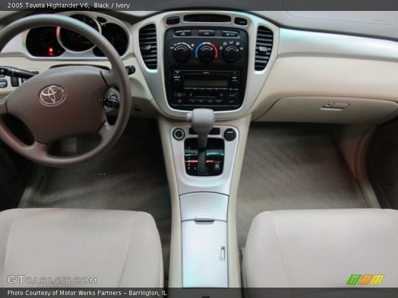 Black / Ivory 2005 Toyota Highlander V6
