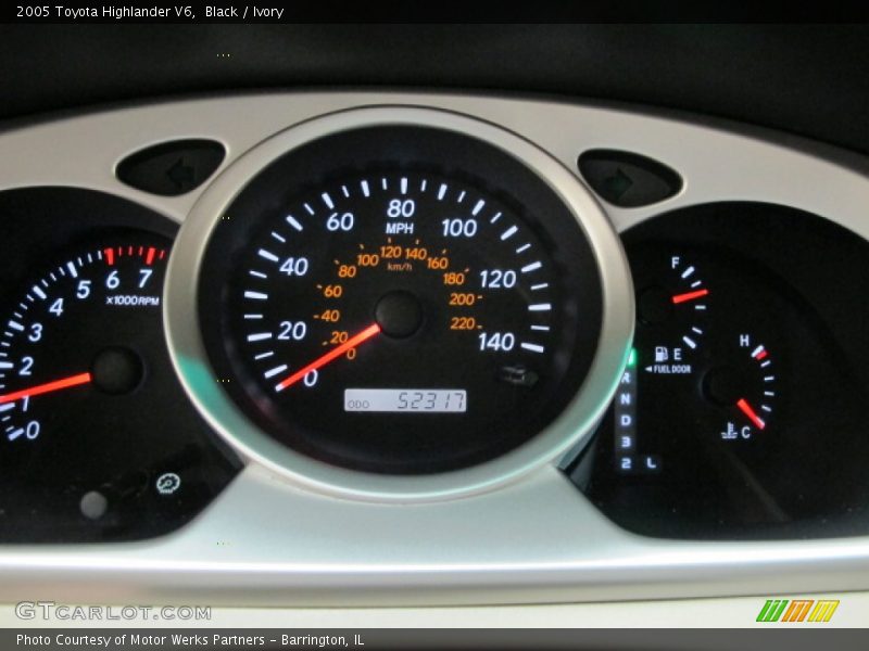 Black / Ivory 2005 Toyota Highlander V6