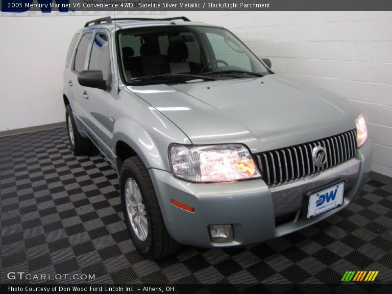 Satellite Silver Metallic / Black/Light Parchment 2005 Mercury Mariner V6 Convenience 4WD