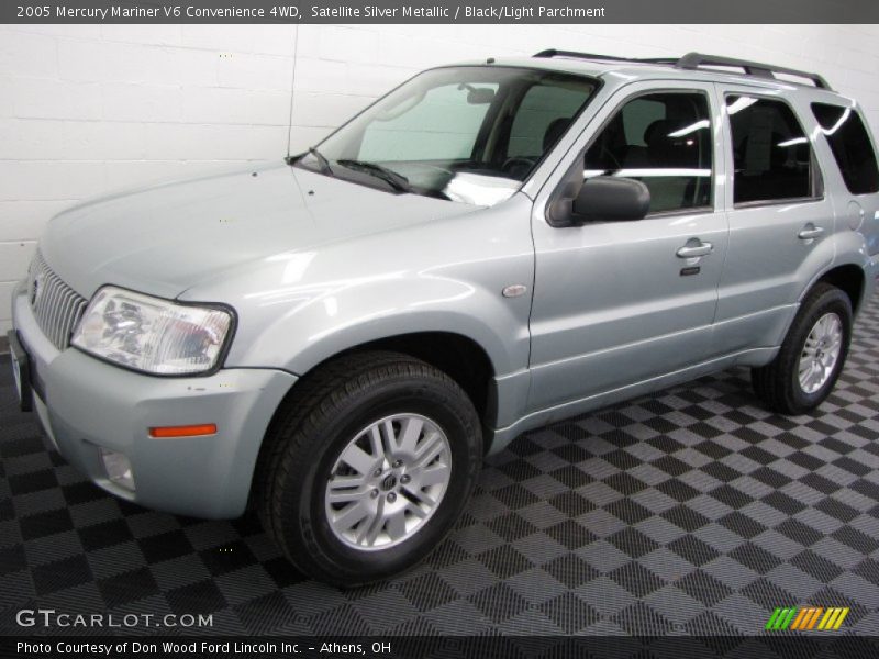 Satellite Silver Metallic / Black/Light Parchment 2005 Mercury Mariner V6 Convenience 4WD
