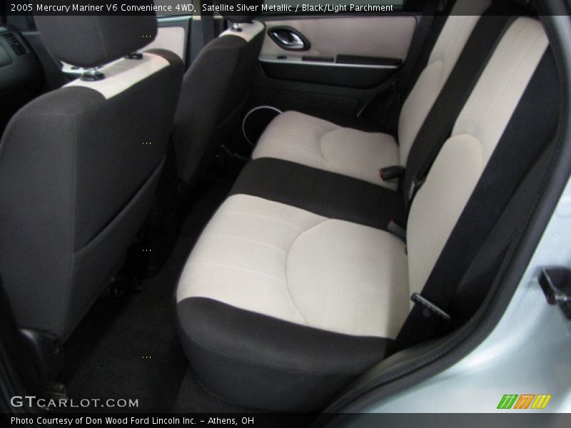 Satellite Silver Metallic / Black/Light Parchment 2005 Mercury Mariner V6 Convenience 4WD