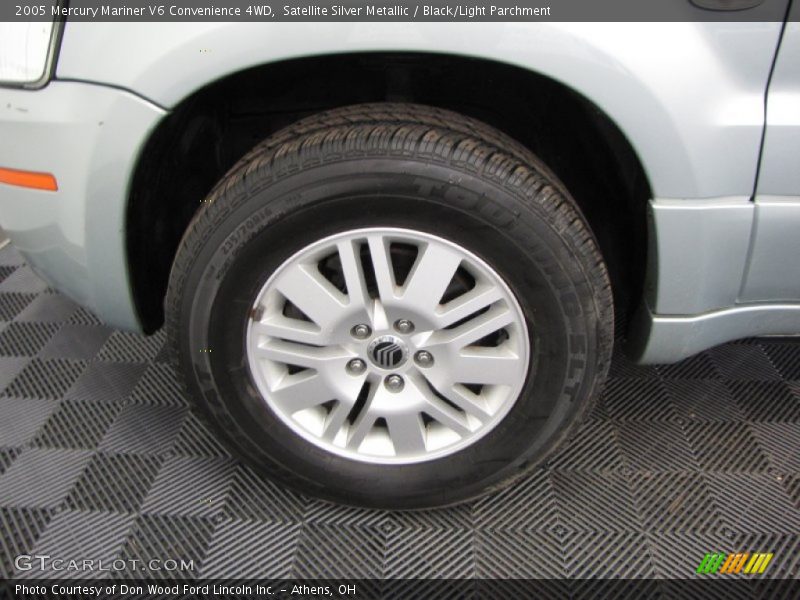 Satellite Silver Metallic / Black/Light Parchment 2005 Mercury Mariner V6 Convenience 4WD