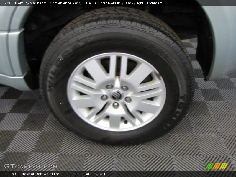 Satellite Silver Metallic / Black/Light Parchment 2005 Mercury Mariner V6 Convenience 4WD