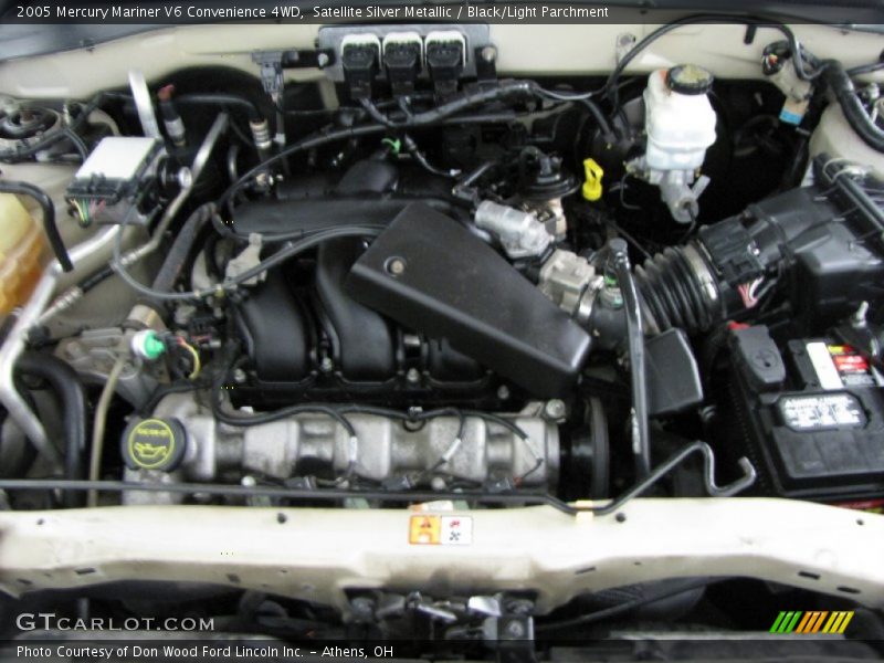Satellite Silver Metallic / Black/Light Parchment 2005 Mercury Mariner V6 Convenience 4WD
