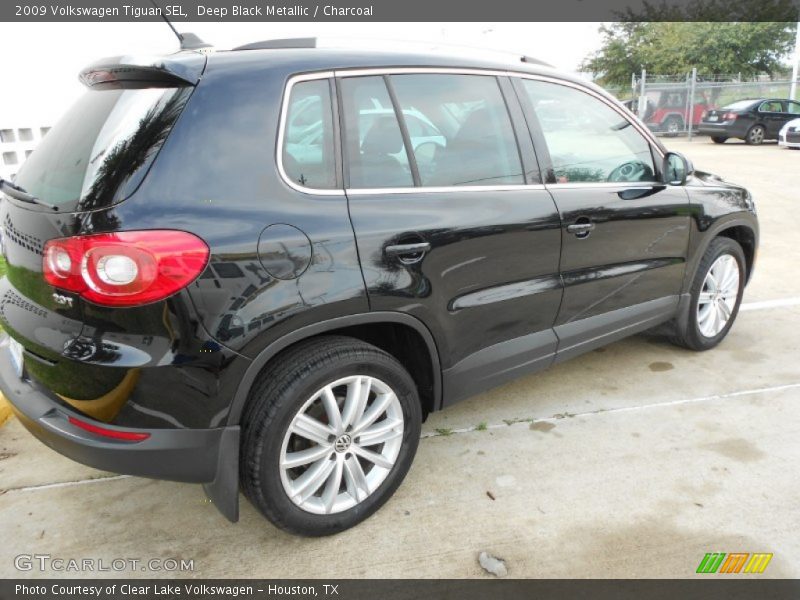 Deep Black Metallic / Charcoal 2009 Volkswagen Tiguan SEL