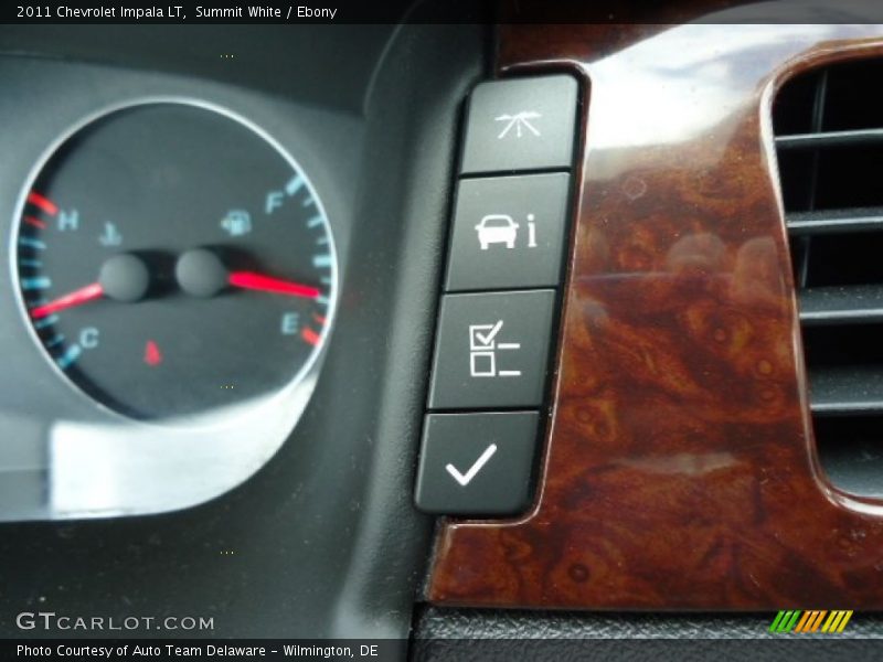 Summit White / Ebony 2011 Chevrolet Impala LT