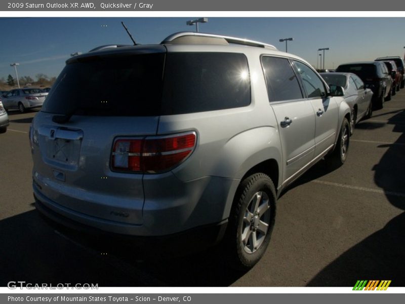 Quicksilver / Gray 2009 Saturn Outlook XR AWD