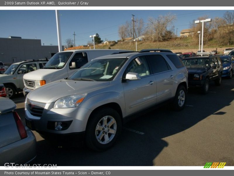 Quicksilver / Gray 2009 Saturn Outlook XR AWD