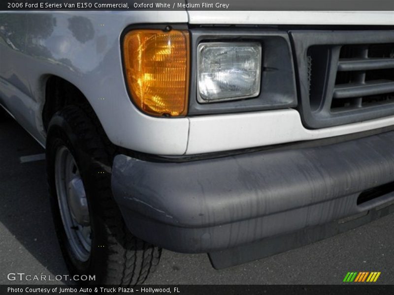 Oxford White / Medium Flint Grey 2006 Ford E Series Van E150 Commercial