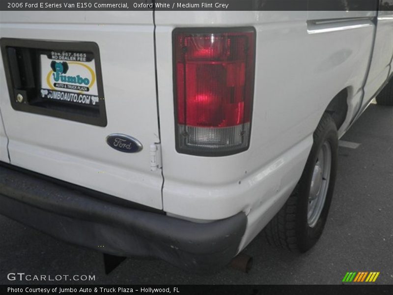 Oxford White / Medium Flint Grey 2006 Ford E Series Van E150 Commercial