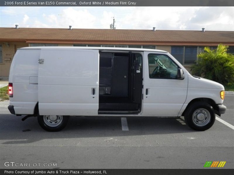 Oxford White / Medium Flint Grey 2006 Ford E Series Van E150 Commercial