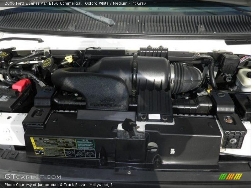 Oxford White / Medium Flint Grey 2006 Ford E Series Van E150 Commercial