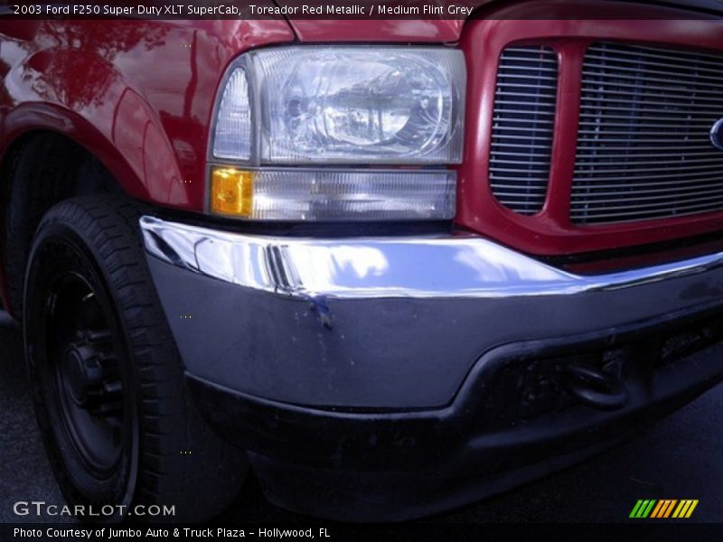 Toreador Red Metallic / Medium Flint Grey 2003 Ford F250 Super Duty XLT SuperCab