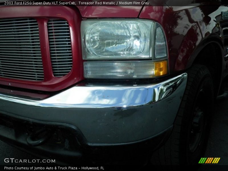 Toreador Red Metallic / Medium Flint Grey 2003 Ford F250 Super Duty XLT SuperCab