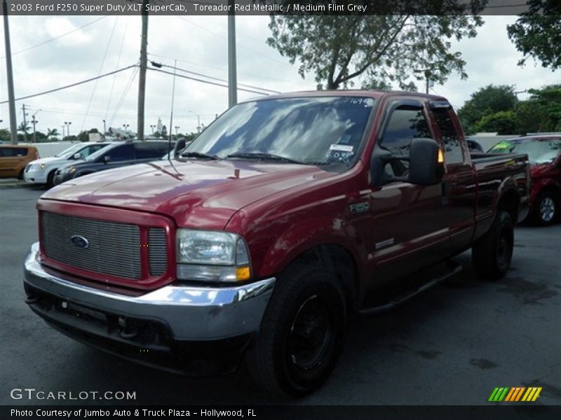 Toreador Red Metallic / Medium Flint Grey 2003 Ford F250 Super Duty XLT SuperCab