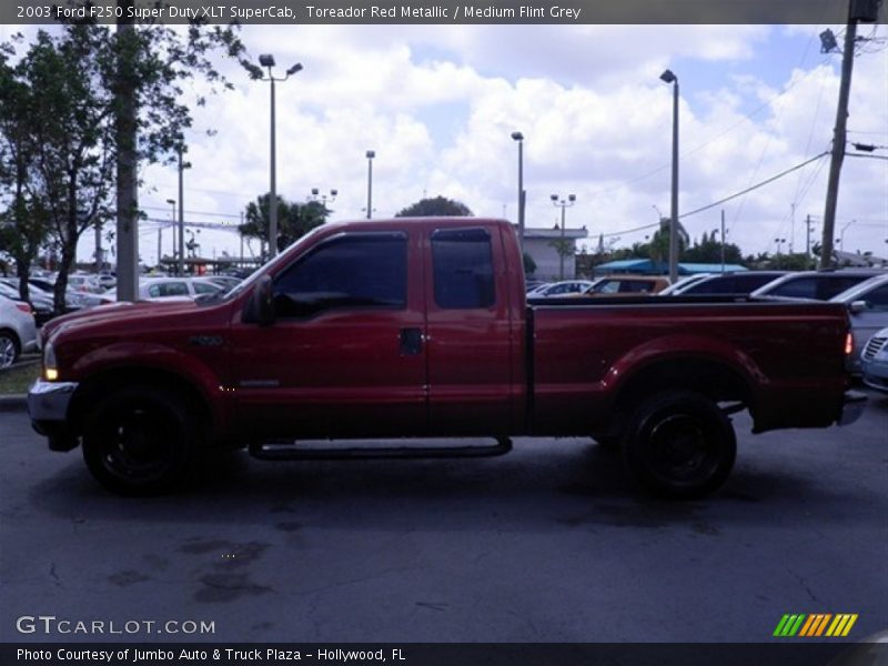 Toreador Red Metallic / Medium Flint Grey 2003 Ford F250 Super Duty XLT SuperCab