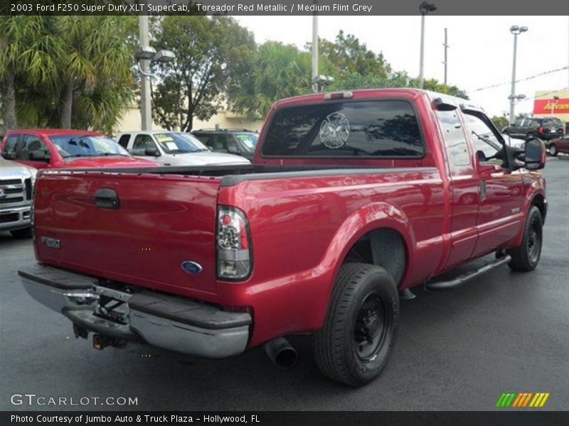 Toreador Red Metallic / Medium Flint Grey 2003 Ford F250 Super Duty XLT SuperCab