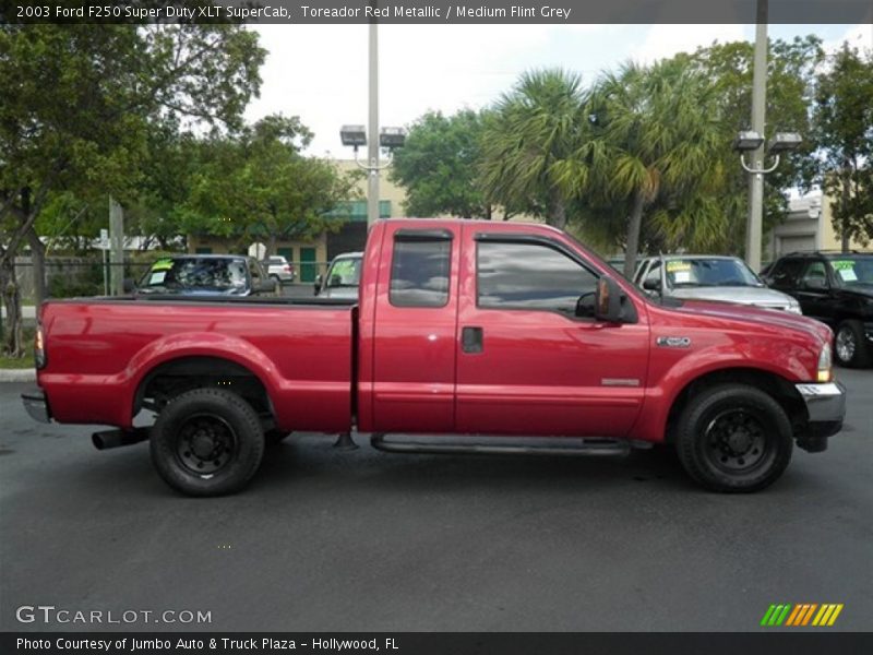 Toreador Red Metallic / Medium Flint Grey 2003 Ford F250 Super Duty XLT SuperCab