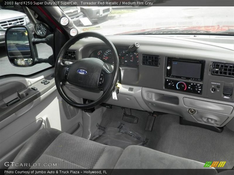Dashboard of 2003 F250 Super Duty XLT SuperCab