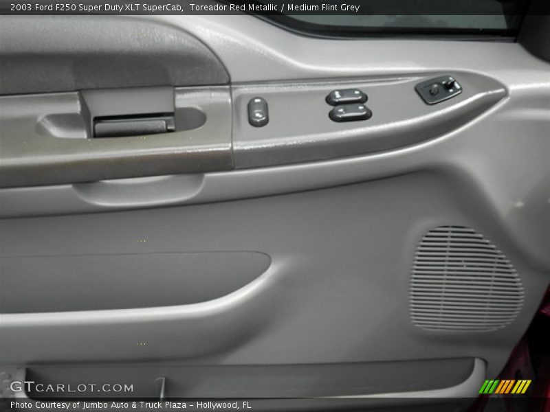 Toreador Red Metallic / Medium Flint Grey 2003 Ford F250 Super Duty XLT SuperCab