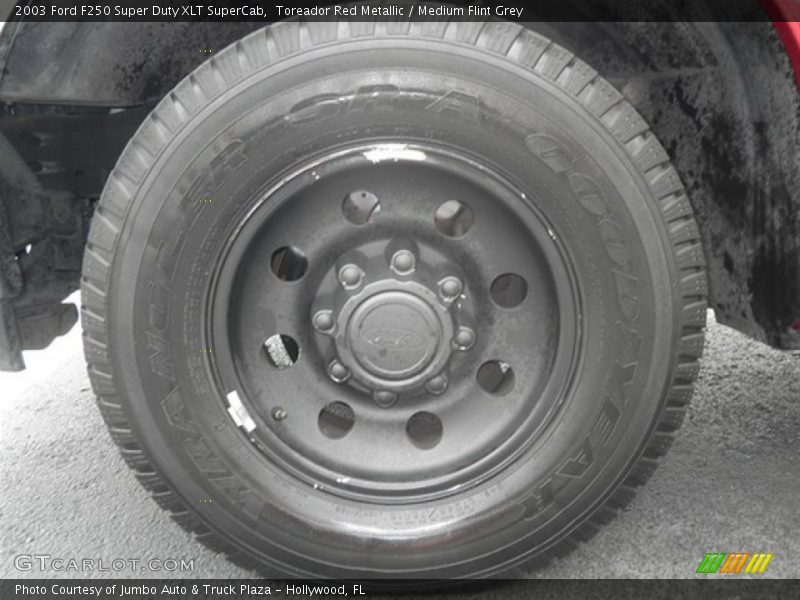 Toreador Red Metallic / Medium Flint Grey 2003 Ford F250 Super Duty XLT SuperCab