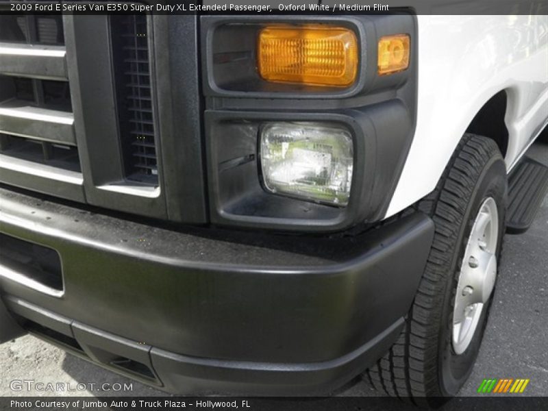 Oxford White / Medium Flint 2009 Ford E Series Van E350 Super Duty XL Extended Passenger