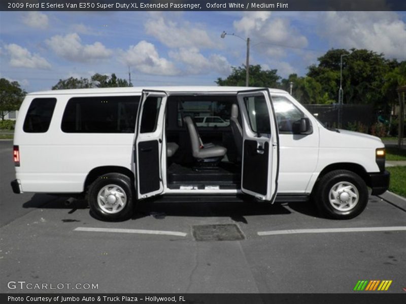 Oxford White / Medium Flint 2009 Ford E Series Van E350 Super Duty XL Extended Passenger