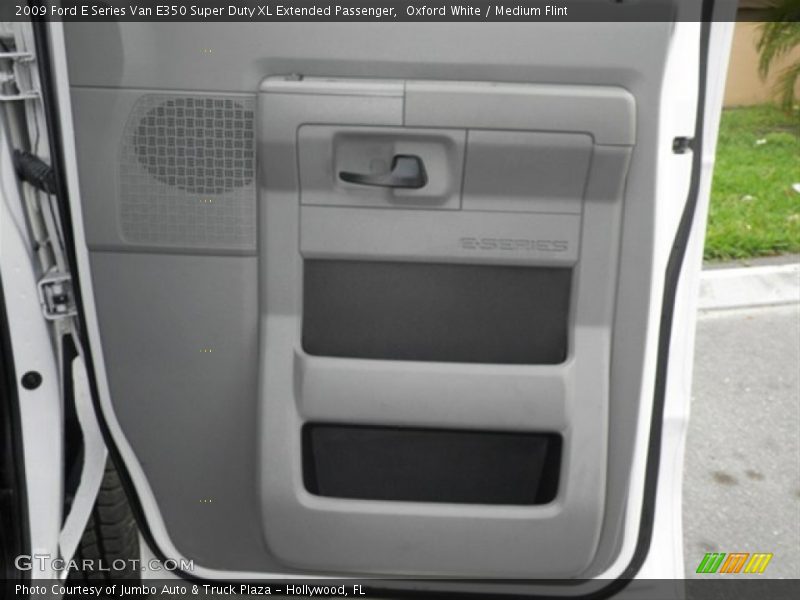 Oxford White / Medium Flint 2009 Ford E Series Van E350 Super Duty XL Extended Passenger