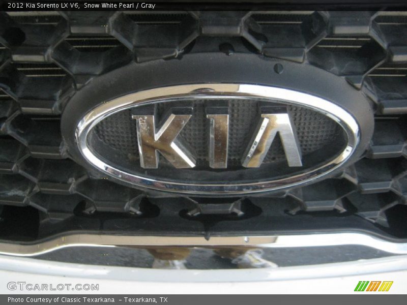 Snow White Pearl / Gray 2012 Kia Sorento LX V6