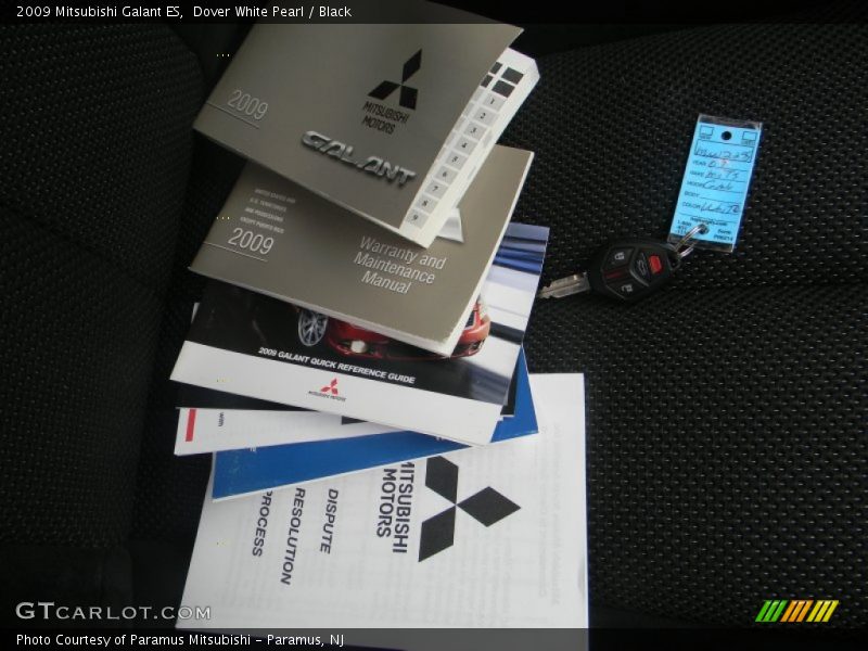 Dover White Pearl / Black 2009 Mitsubishi Galant ES