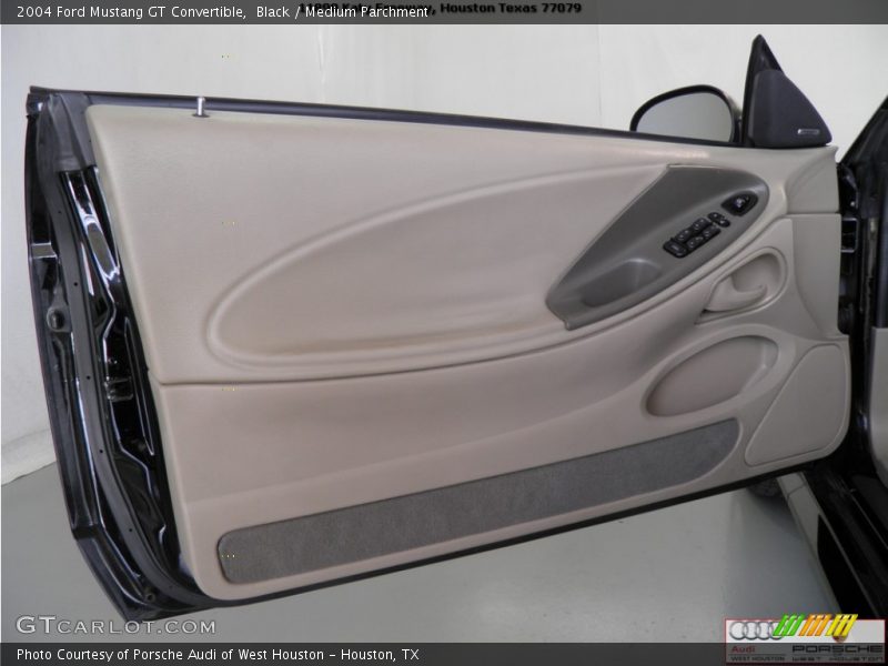 Black / Medium Parchment 2004 Ford Mustang GT Convertible