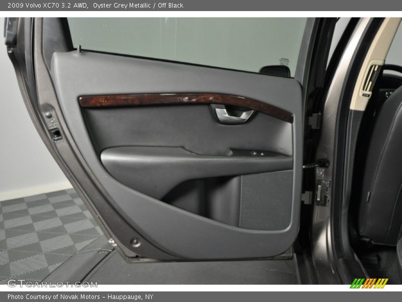 Oyster Grey Metallic / Off Black 2009 Volvo XC70 3.2 AWD