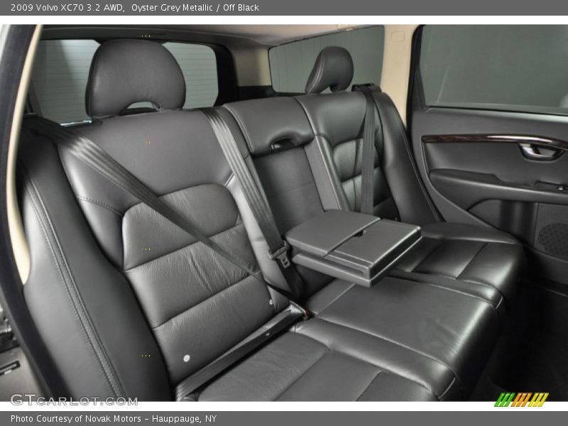 Oyster Grey Metallic / Off Black 2009 Volvo XC70 3.2 AWD