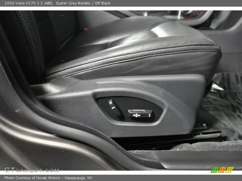Oyster Grey Metallic / Off Black 2009 Volvo XC70 3.2 AWD