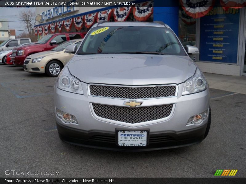 Silver Ice Metallic / Light Gray/Ebony 2009 Chevrolet Traverse LTZ AWD