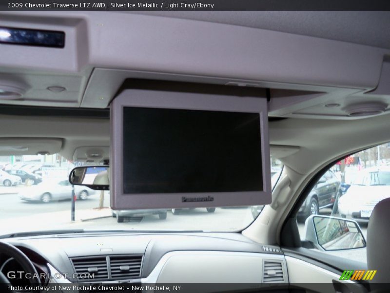 Silver Ice Metallic / Light Gray/Ebony 2009 Chevrolet Traverse LTZ AWD