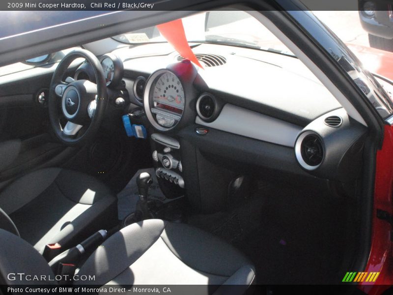 Chili Red / Black/Grey 2009 Mini Cooper Hardtop