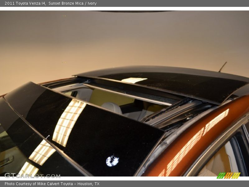 Sunset Bronze Mica / Ivory 2011 Toyota Venza I4