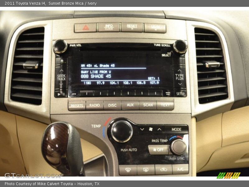 Sunset Bronze Mica / Ivory 2011 Toyota Venza I4