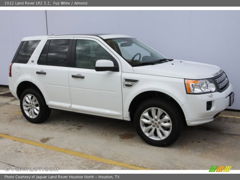  2012 LR2 3.2 Fuji White
